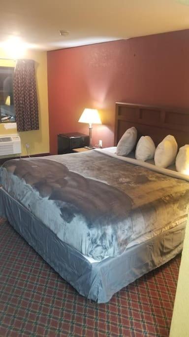 Apartment 2 Queen Beds 229 Wi-fi Hot Tub Stillwater