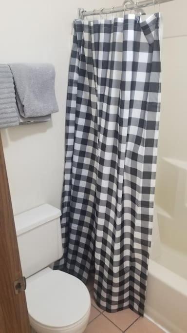 2 Queen Beds 229 Wi-fi Hot Tub Apartment Stillwater